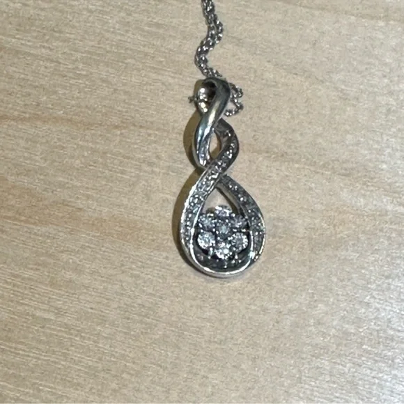 Elegant Silver w/Diamonds Necklace - Picture 2 of 9